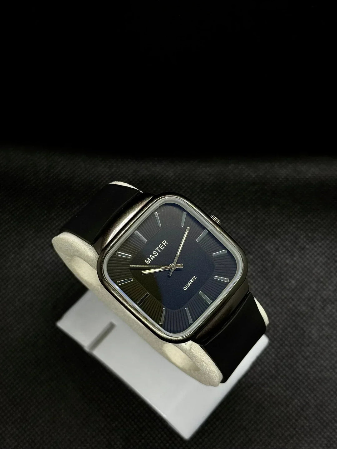 Master Quartz Watch For Men's  Water resistant & Steel Back