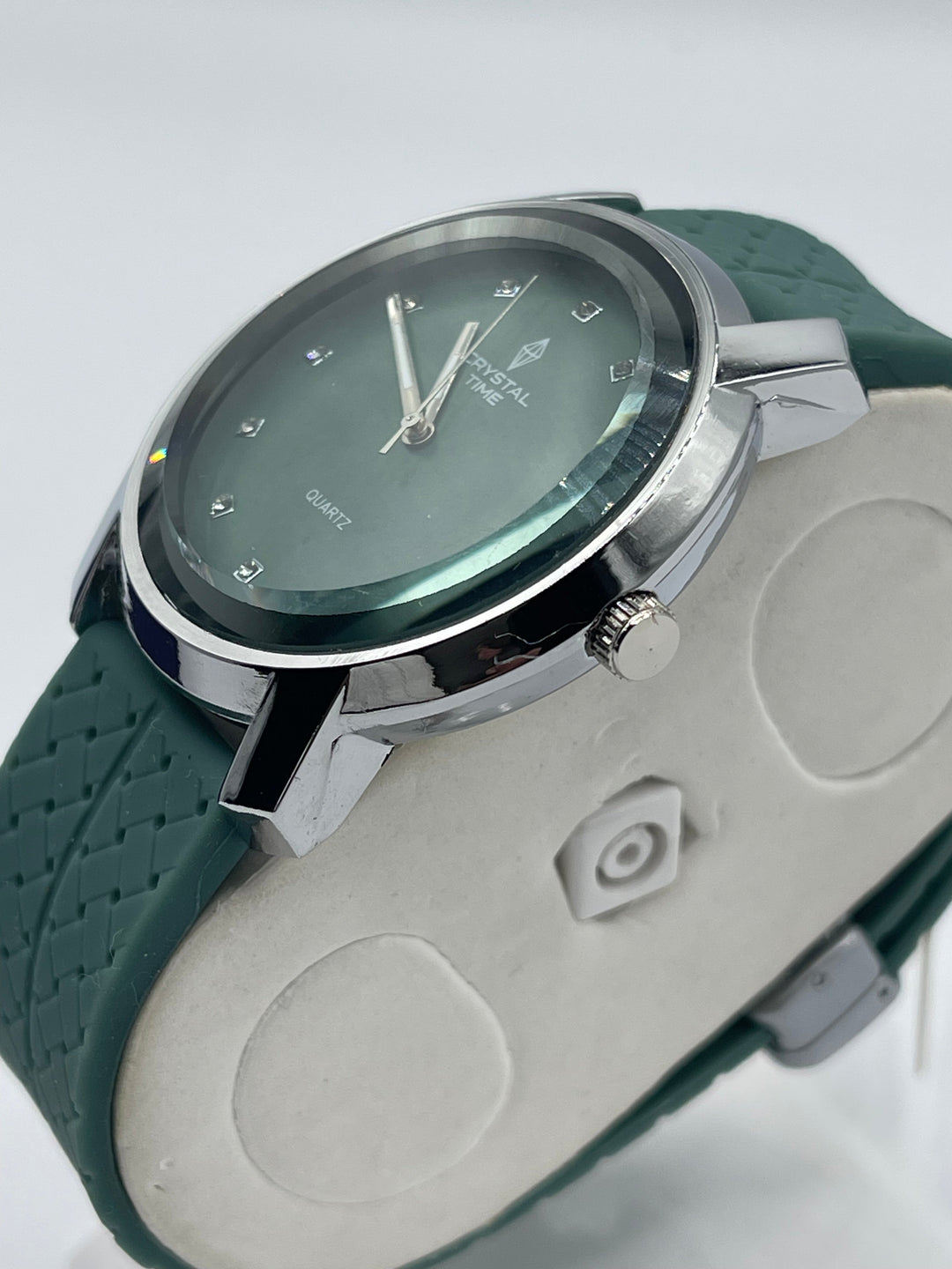 CRYSTAL Watch For Men's Water resistant & Steel Back