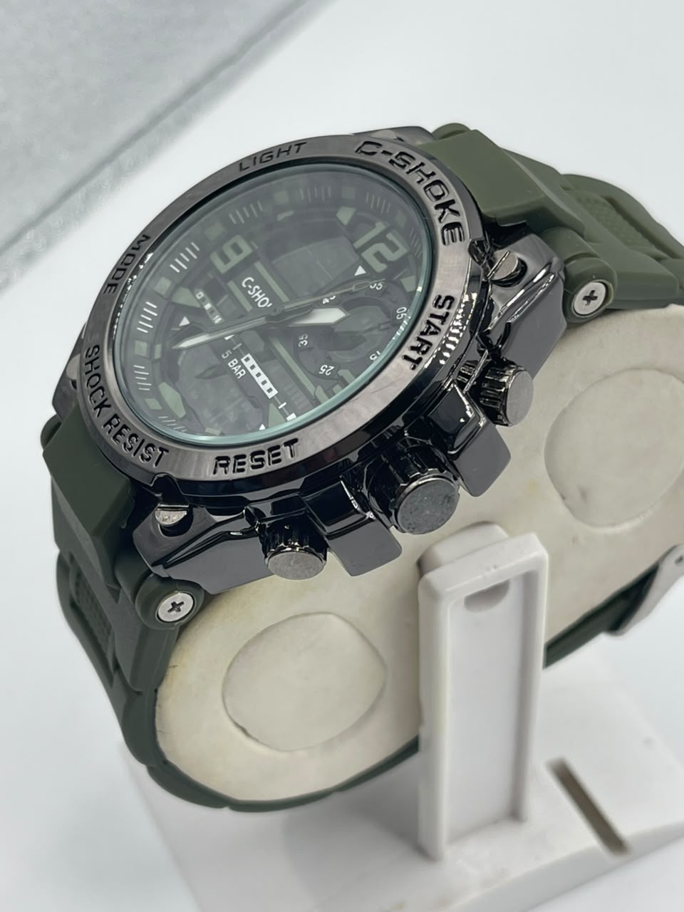 watch  steel dial and steel back water resistant and rubber strap high quality