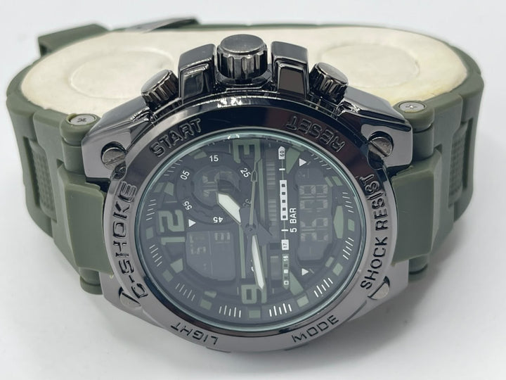 watch  steel dial and steel back water resistant and rubber strap high quality