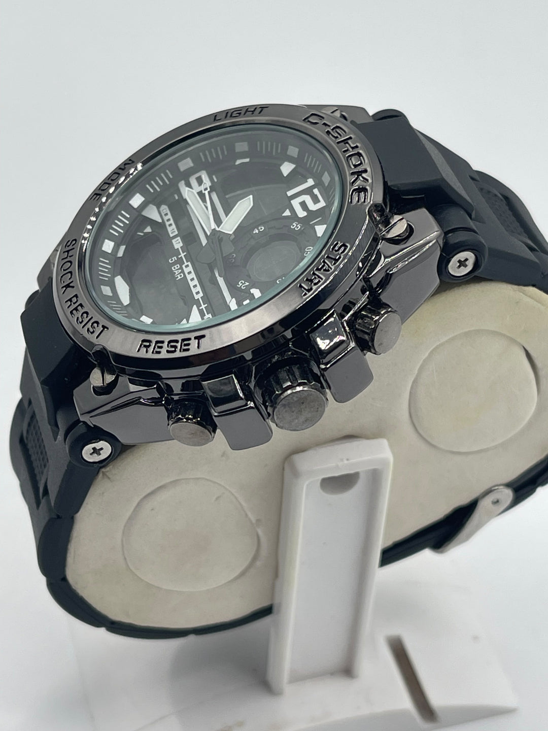 watch  steel dial and steel back water resistant and rubber strap high quality